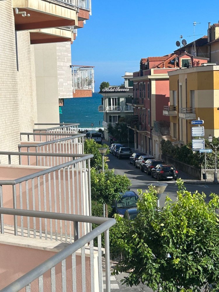 4 Schlafzimmer Wohnung in Alassio, Italy, Nr. 334728