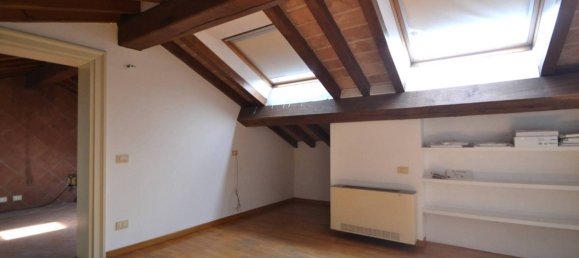2 bedrooms Apartment in Parma, Italy No. 308576 2