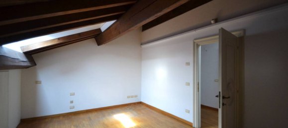 2 bedrooms Apartment in Parma, Italy No. 308576 9