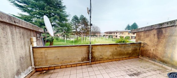 Apartamento de 3 habitaciónes en Malnate, Italy No. 15270 21