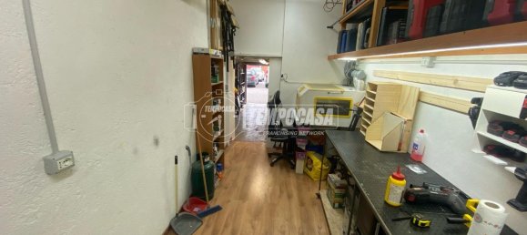 Apartamento de 3 habitaciónes en Malnate, Italy No. 15270 9