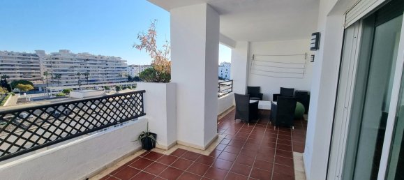 Apartamento de 2 dormitorios en Marbella, Spain No. 44968 2