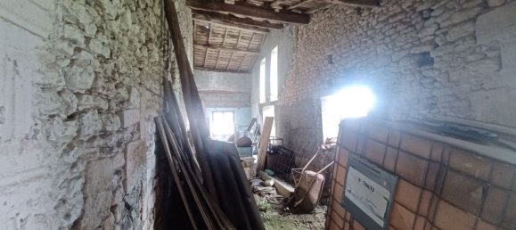 Casa de 2 habitaciónes en Villexavier, France No. 111504 6