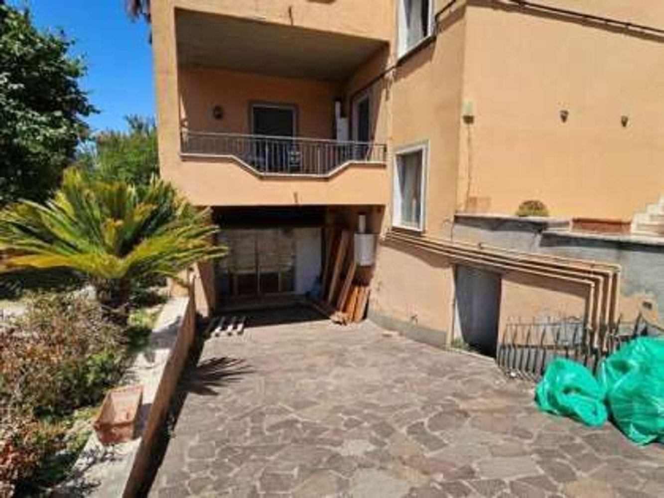 7 rooms Apartment in Rome, Italy No. 222792