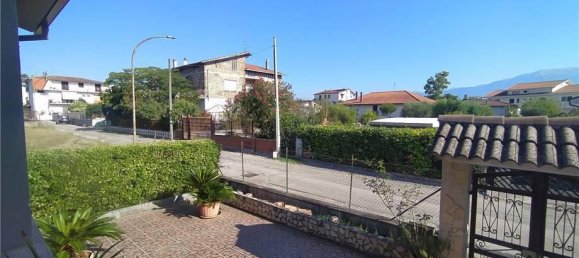 Дом с 14 комнатами в Понтекорво, Италия № 154598 12