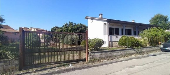 Дом с 14 комнатами в Понтекорво, Италия № 154598 18