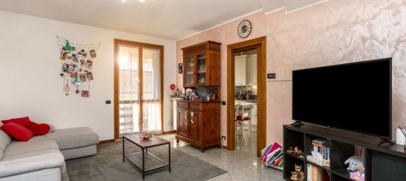 3غرفة شقة في Caprino Bergamasco, Italy رقم 66741 2