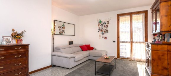 3غرفة شقة في Caprino Bergamasco, Italy رقم 66741 6