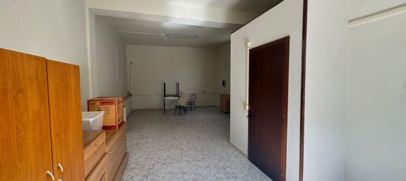 60m² Commercial property in Rome, Italy No. 326389 8