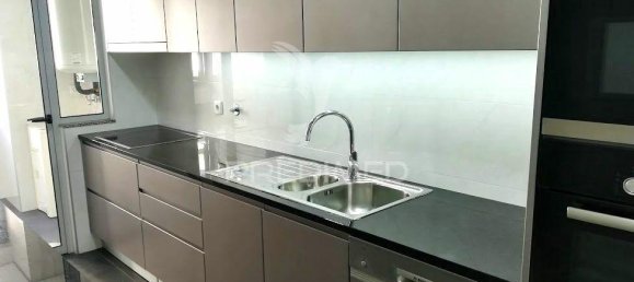 2 bedrooms Apartment in Porto, Portugal No. 97851 3