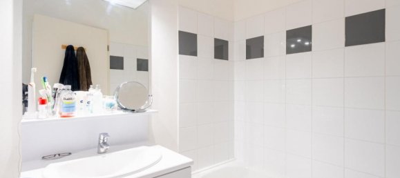 1 bedroom Apartment in Begles, France No. 293818 4