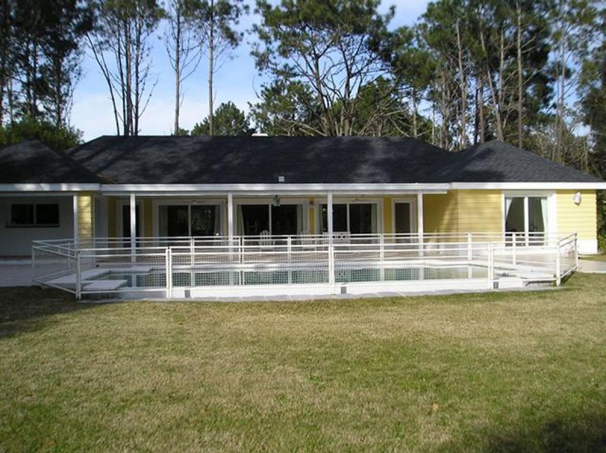 Casa de 2 dormitorios en Maldonado, Uruguay No. 9945
