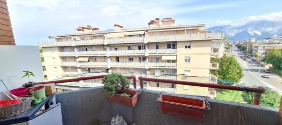 4 bedrooms Apartment in Carrara, Italy No. 357057 10