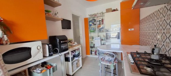 4 bedrooms Apartment in Carrara, Italy No. 357057 11