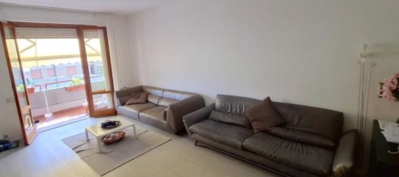 4 bedrooms Apartment in Carrara, Italy No. 357057 7