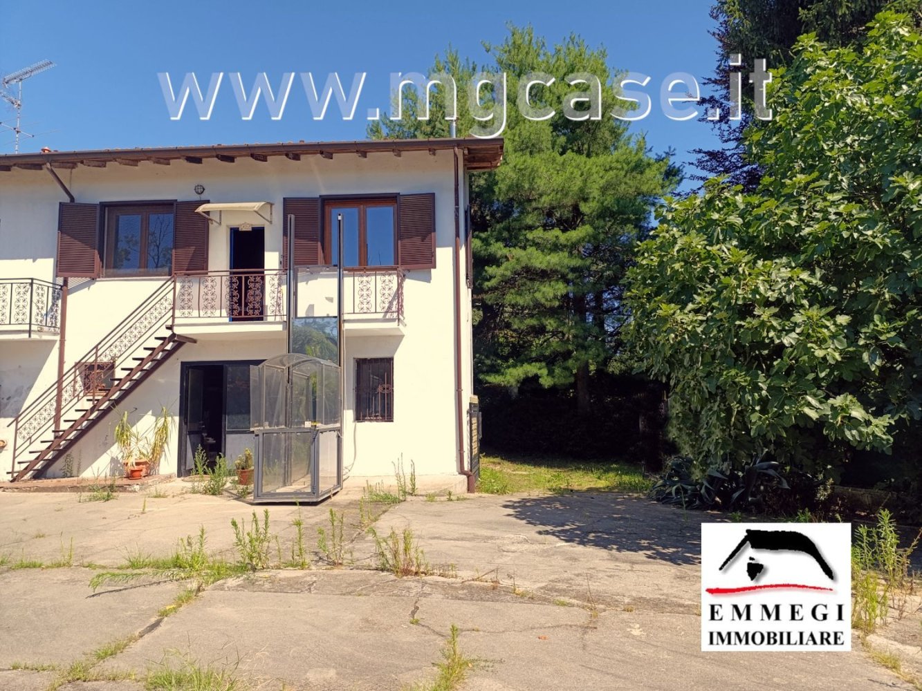2 bedrooms House in Agrate Conturbia, Italy No. 325586