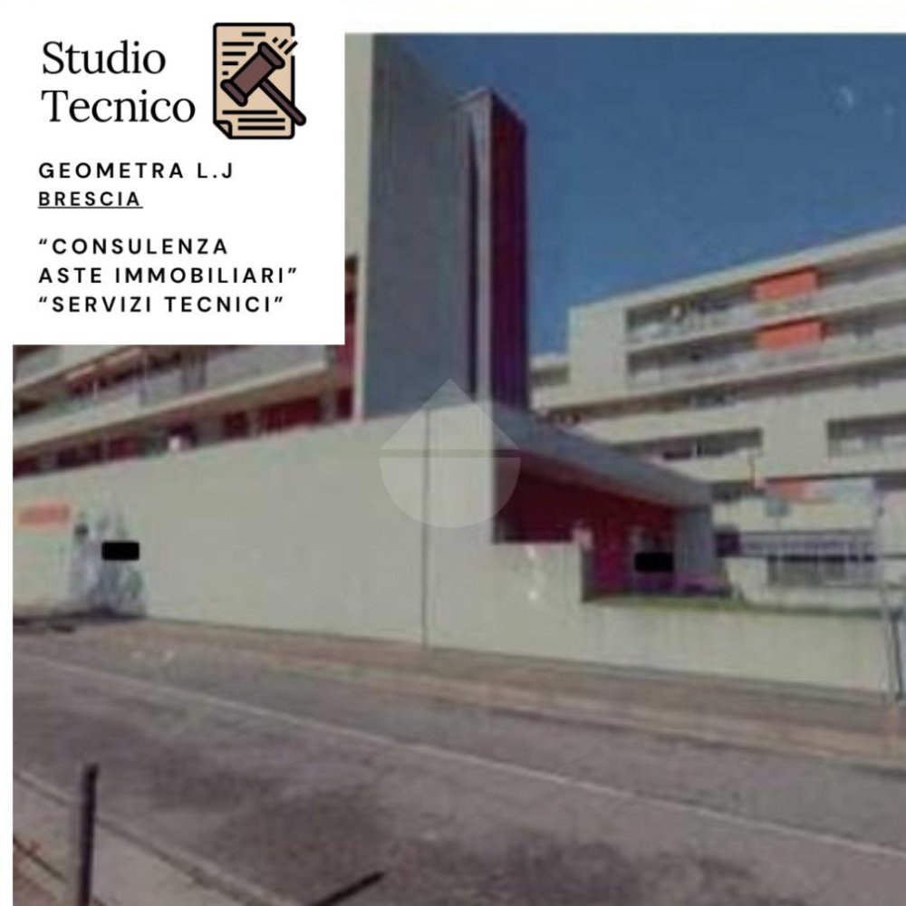 5 rooms Apartment in Brescia, Italy No. 310942