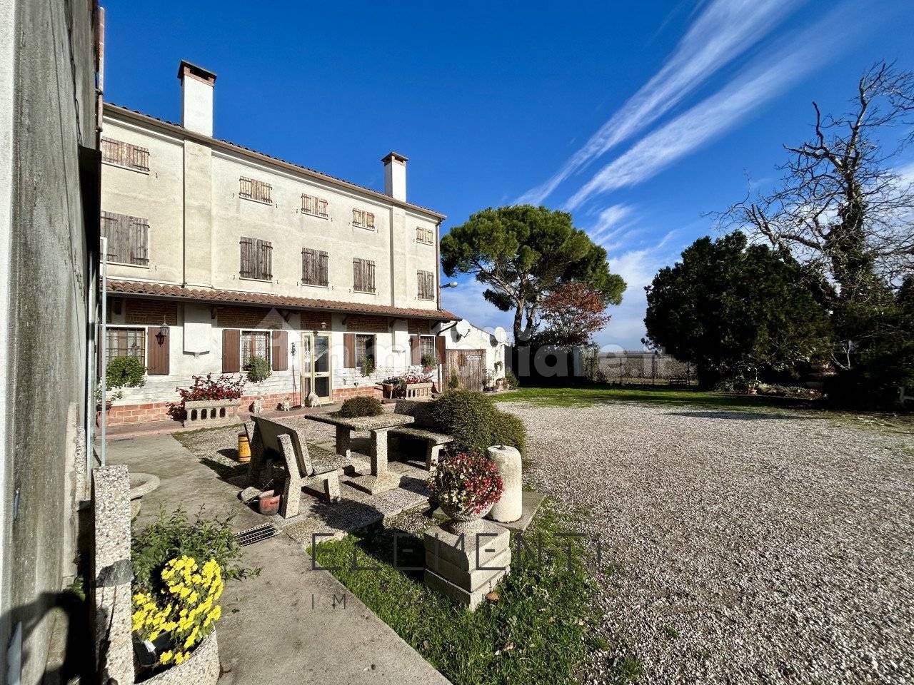 4 bedrooms Villa in Villa Bartolomea, Italy No. 154282