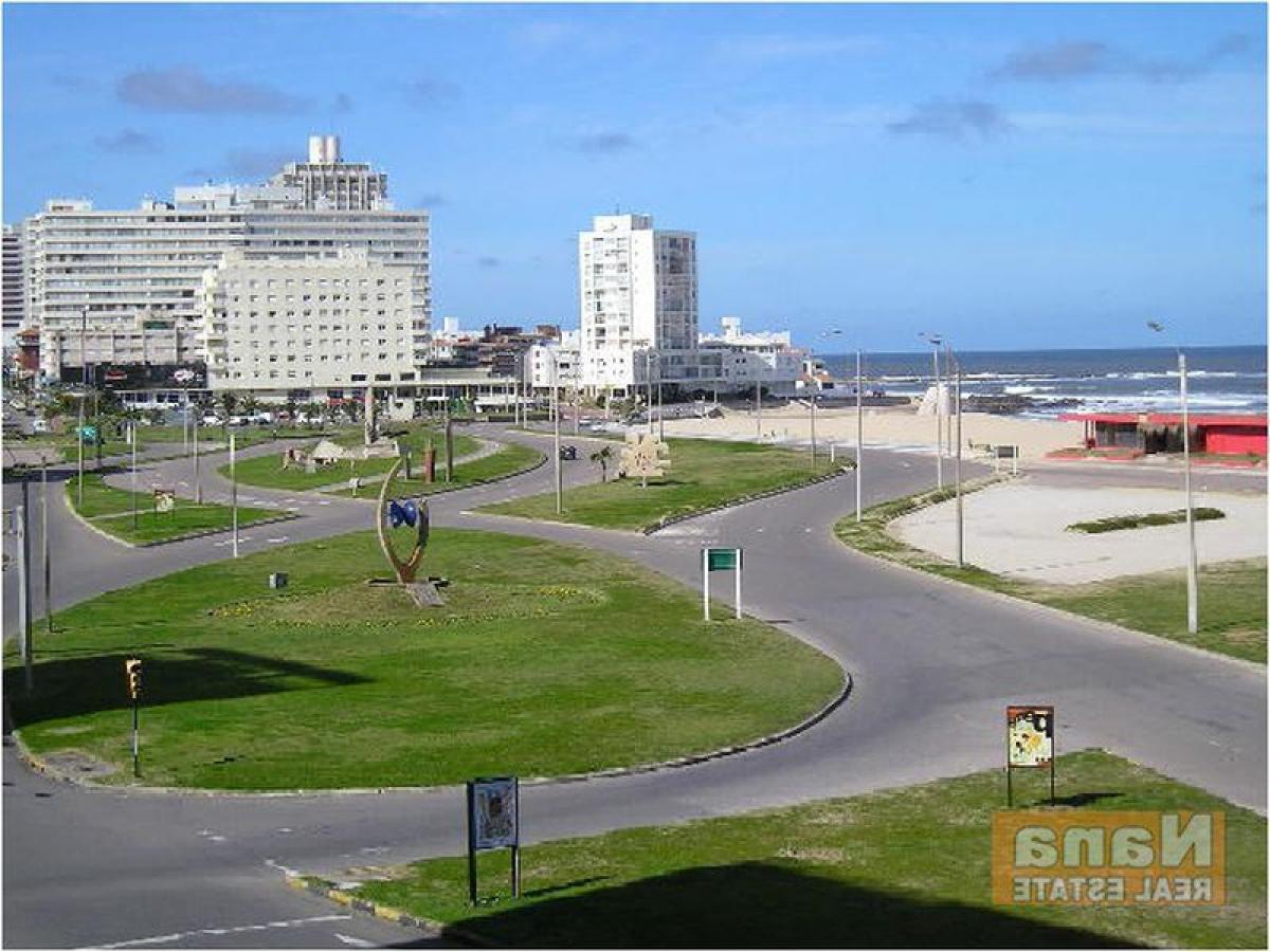 2 bedrooms Apartment in Maldonado, Uruguay No. 12466