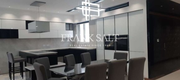 3 bedrooms Penthouse in Saint Julian's, Malta No. 11263 2