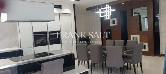 3 bedrooms Penthouse in Saint Julian's, Malta No. 11263 3