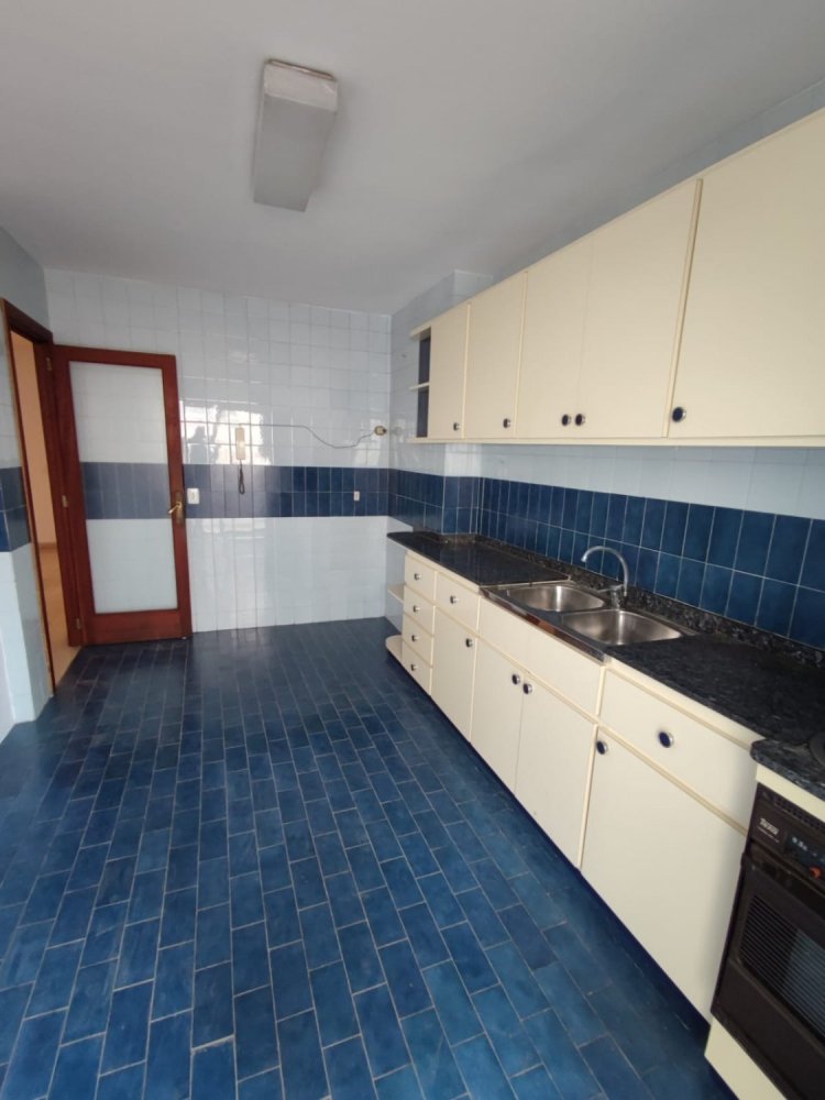 4 rooms Apartment in Palma de Majorca, Spain No. 981