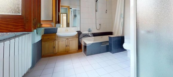 Apartamento de 4 dormitorios en Seregno, Italy No. 378453 7
