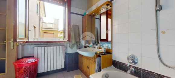 Apartamento de 4 dormitorios en Seregno, Italy No. 378453 5