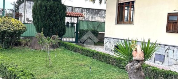 8 rooms Villa in Scafati, Italy No. 83117 3