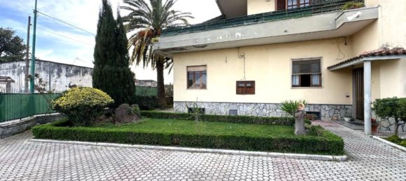 8 rooms Villa in Scafati, Italy No. 83117 2