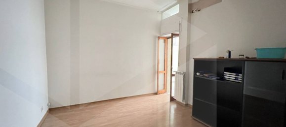 4-Zimmer Gebäude in Bari, Italy, Nr. 33895 7