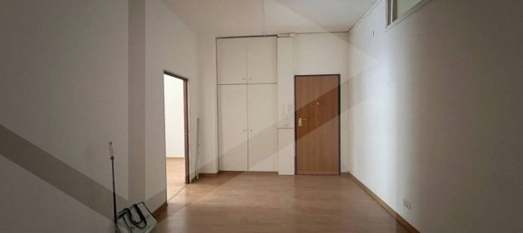 4-Zimmer Gebäude in Bari, Italy, Nr. 33895 22