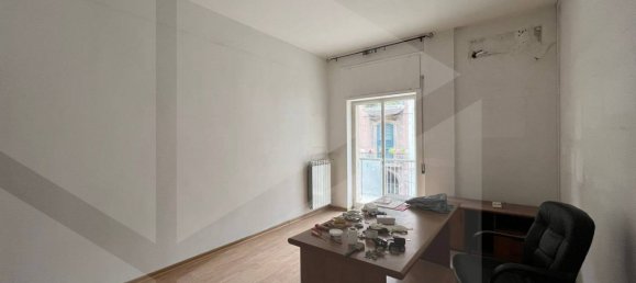 4-Zimmer Gebäude in Bari, Italy, Nr. 33895 30