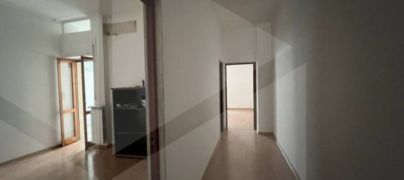 4-Zimmer Gebäude in Bari, Italy, Nr. 33895 6
