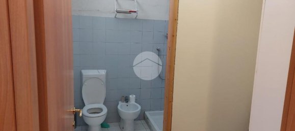 3-Zimmer Gewerbliche Immobilie in Turin, Italy, Nr. 324246 8