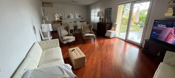 Villa de 6 habitaciónes en Modena, Italy No. 286311 2