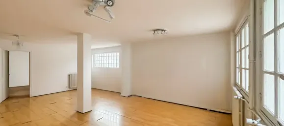 53m² Office in Paris, France No. 290115 3