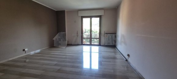 4 bedrooms Apartment in Gallarate, Italy No. 361289 3