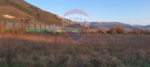 1غرفة قطعة أرض في Trevi, Italy رقم 41366 6