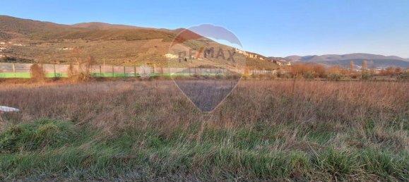 1غرفة قطعة أرض في Trevi, Italy رقم 41366 2