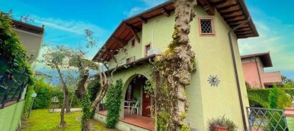 6-salle Villa à Forte dei Marmi, Italy No. 37208 2