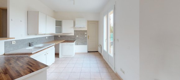 6 bedrooms House in Courville-sur-Eure, France No. 101779 2