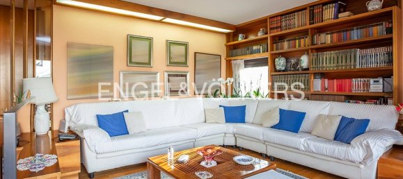 4 bedrooms Villa in Rome, Italy No. 105790 3