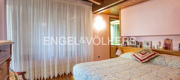 4 bedrooms Villa in Rome, Italy No. 105790 6