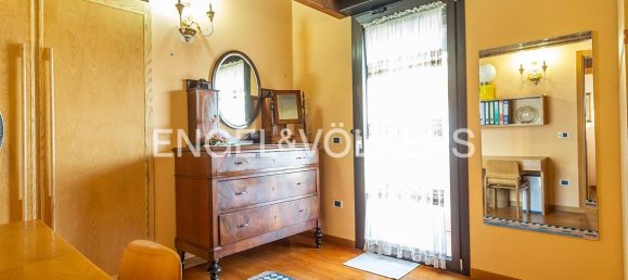 4 bedrooms Villa in Rome, Italy No. 105790 7