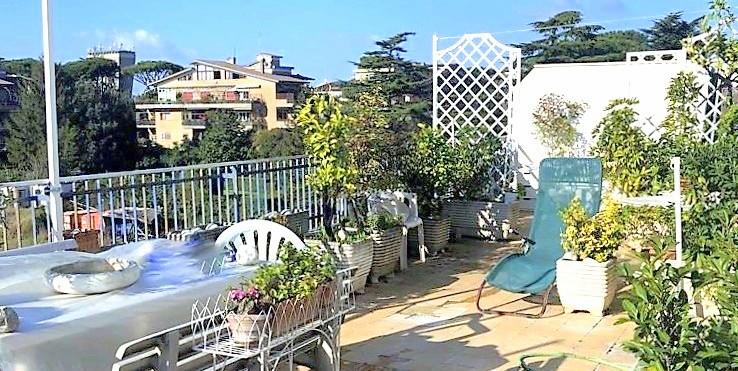 Пентхаус с 4 комнатами в Рим, Италия № 234255