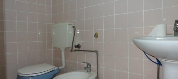 20m² Commercial property in Povoa de Varzim, Portugal No. 80552 5