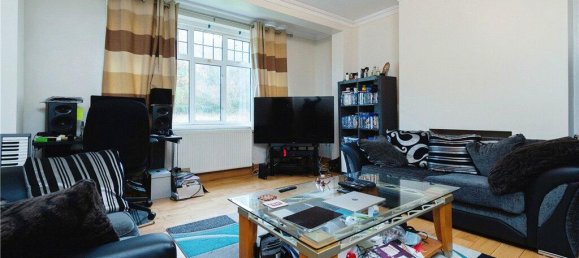 4 bedrooms House in South Croydon, United Kingdom No. 7973 3