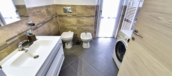 Apartamento de 2 dormitorios en Cislago, Italy No. 269200 13