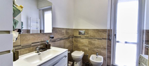 Apartamento de 2 dormitorios en Cislago, Italy No. 269200 12